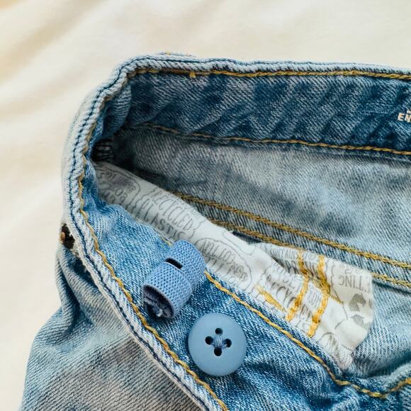 Cat & Jack Boys Shorts Bundle -Brown Khaki Chino & Light Distressed Denim Size 7 - Picture 9 of 10